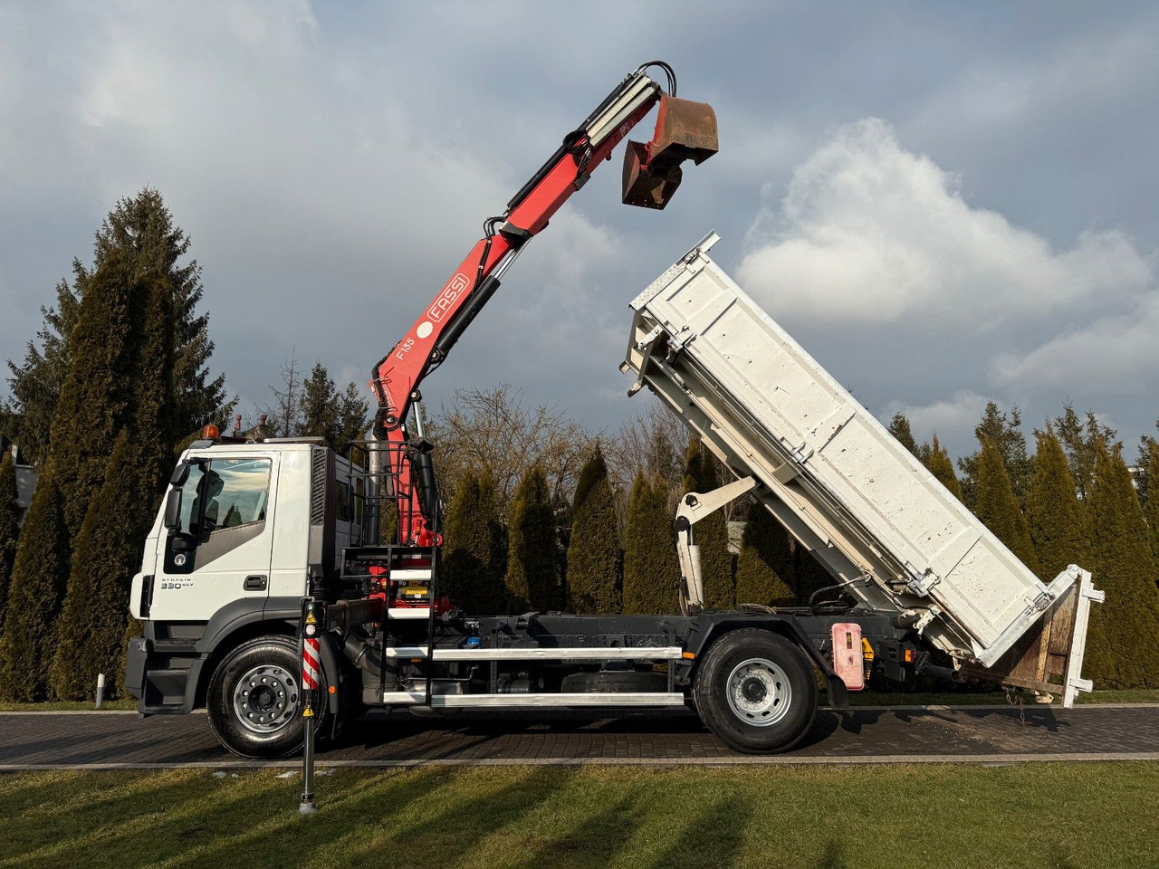 Camion benne, Camion grue Iveco STRALIS 330 / 4x2/ TIPPER /FASSI F135: photos 7