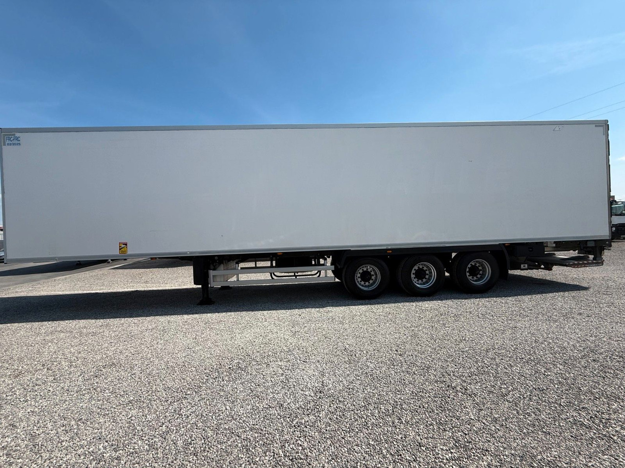Lamberet THERMO KING SLXe SPECTRUM LIFTED AXLE - Semi-remorque frigorifique: photos 4 Lamberet THERMO KING SLXe SPECTRUM LIFTED AXLE - Semi-remorque frigorifique: photos 4
