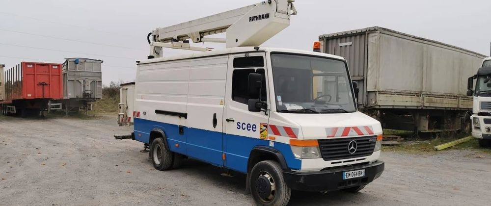 Mercedes-Benz VARIO 815D 17 M - Camion avec nacelle: photos 3 Mercedes-Benz VARIO 815D 17 M - Camion avec nacelle: photos 3