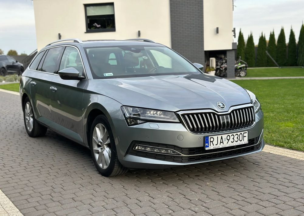 Skoda Superb 2.0 TDI SCR Style DSG - Voiture break: photos 3 Skoda Superb 2.0 TDI SCR Style DSG - Voiture break: photos 3