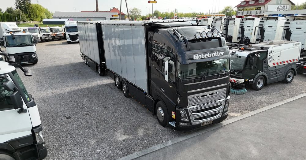 Volvo FH16 660 HP TANDEM 6x2 LIMITED EDITION - Camion à rideaux coulissants: photos 1 Volvo FH16 660 HP TANDEM 6x2 LIMITED EDITION - Camion à rideaux coulissants: photos 1
