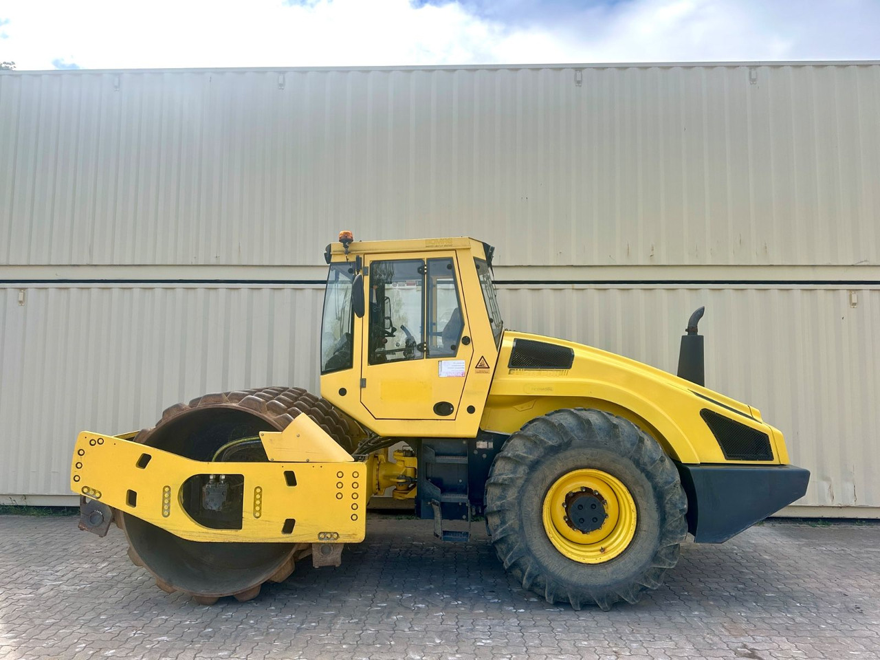BOMAG BW213PDH-4 / 2012 BJ / Deutsche Maschine - Compacteur à pieds de mouton/ Monocylindre: photos 2 BOMAG BW213PDH-4 / 2012 BJ / Deutsche Maschine - Compacteur à pieds de mouton/ Monocylindre: photos 2