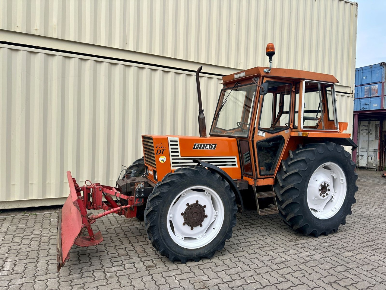 Fiat 780 DT 4x4/Deutsche Zulassung/Bereifung 90% - Tracteur agricole: photos 1 Fiat 780 DT 4x4/Deutsche Zulassung/Bereifung 90% - Tracteur agricole: photos 1