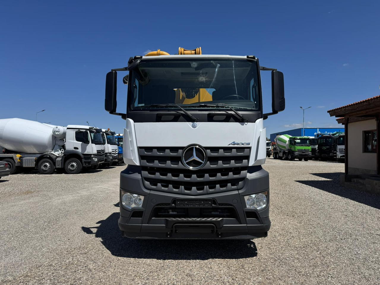 MERCEDES-BENZ AROCS 4442 SCHWING S43SX - Camion pompe: photos 2 MERCEDES-BENZ AROCS 4442 SCHWING S43SX - Camion pompe: photos 2