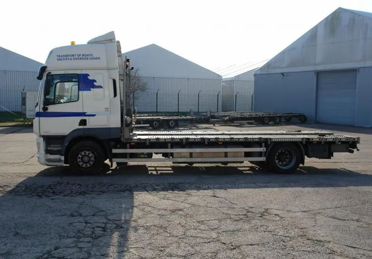 DAF CF 410 EURO 6 Laweta - Platforma super stan - Camion plateau: photos 4 DAF CF 410 EURO 6 Laweta - Platforma super stan - Camion plateau: photos 4