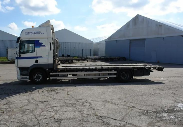 DAF CF 410 EURO 6 Laweta - Platforma super stan - Camion plateau: photos 4 DAF CF 410 EURO 6 Laweta - Platforma super stan - Camion plateau: photos 4