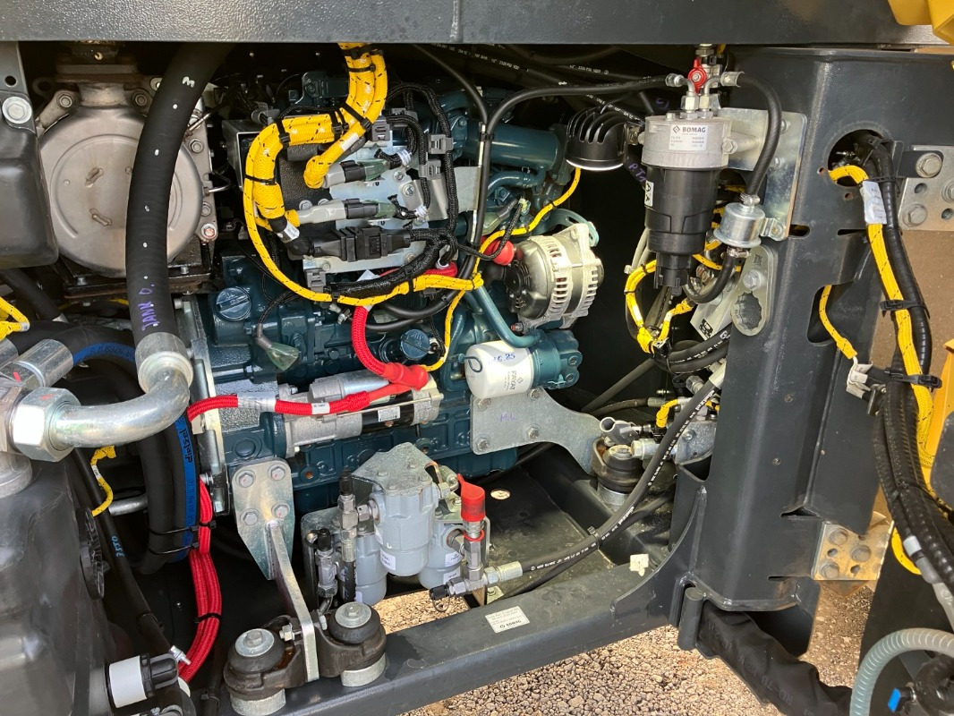 BOMAG DE BW 154 AP-5 AM - Compacteur: photos 4 BOMAG DE BW 154 AP-5 AM - Compacteur: photos 4