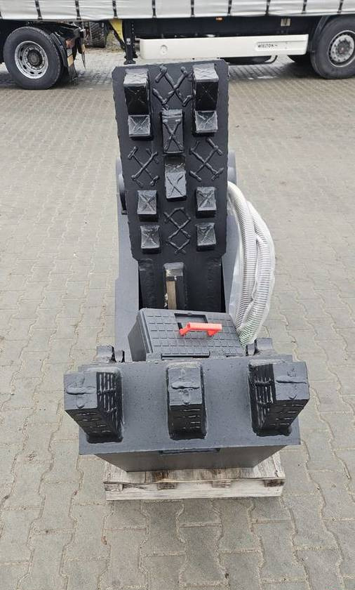 Szczęka krusząca Jisan do koparki 20-35 t JSP220C - Autre matériel: photos 3 Szczęka krusząca Jisan do koparki 20-35 t JSP220C - Autre matériel: photos 3