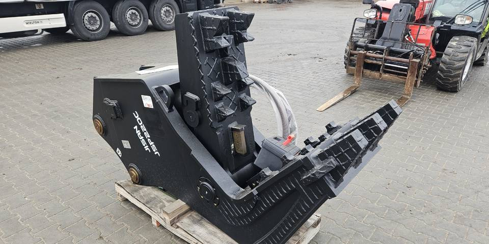 Szczęka krusząca Jisan do koparki 20-35 t JSP220C - Autre matériel: photos 2 Szczęka krusząca Jisan do koparki 20-35 t JSP220C - Autre matériel: photos 2