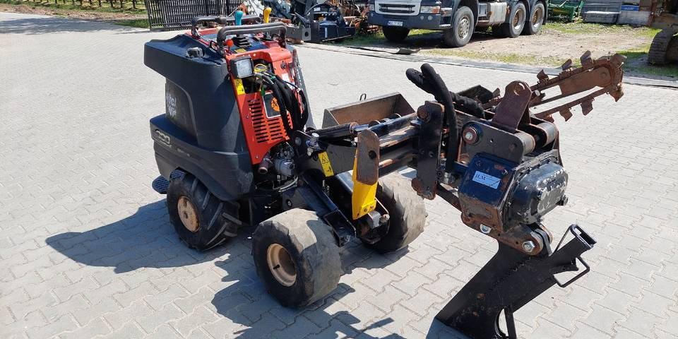Trancheuse Ditch Witch R300 koparka łańcuchowa pługoukładacz: photos 6