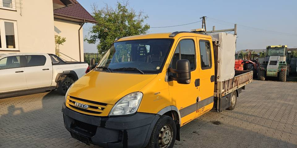 Iveco Daily 35S14 HDS 830 kg doka dubel brygadówka - Utilitaire plateau: photos 2 Iveco Daily 35S14 HDS 830 kg doka dubel brygadówka - Utilitaire plateau: photos 2