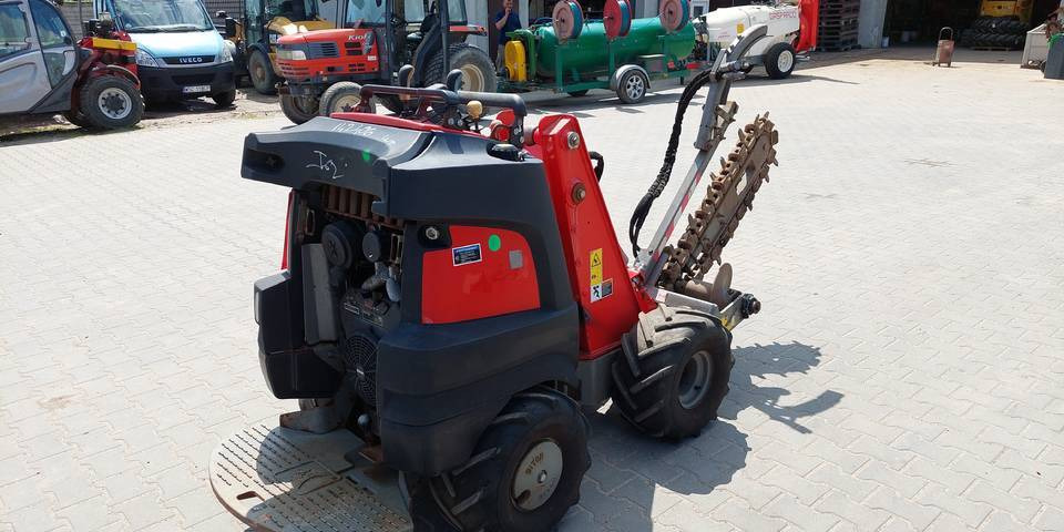 Koparka łańcuchowa miniładowarka Ditch Witch R300 wiertnica - Trancheuse: photos 3 Koparka łańcuchowa miniładowarka Ditch Witch R300 wiertnica - Trancheuse: photos 3