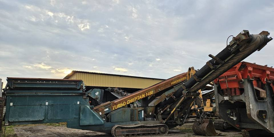 Przesiewacz mobilny Powerscreen Chieftain 1400 rozdrabniacz wibrokrata - Crible: photos 1 Przesiewacz mobilny Powerscreen Chieftain 1400 rozdrabniacz wibrokrata - Crible: photos 1