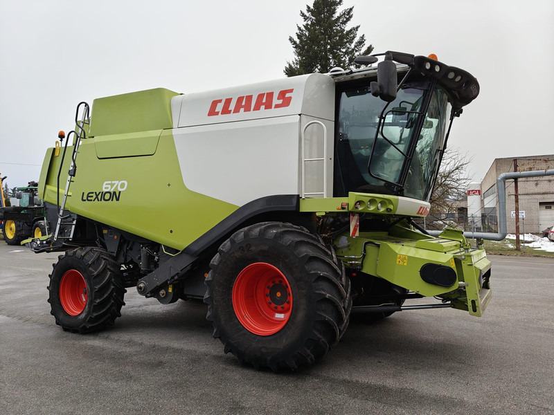 Claas Lexion 670 - Moissonneuse-batteuse: photos 1 Claas Lexion 670 - Moissonneuse-batteuse: photos 1