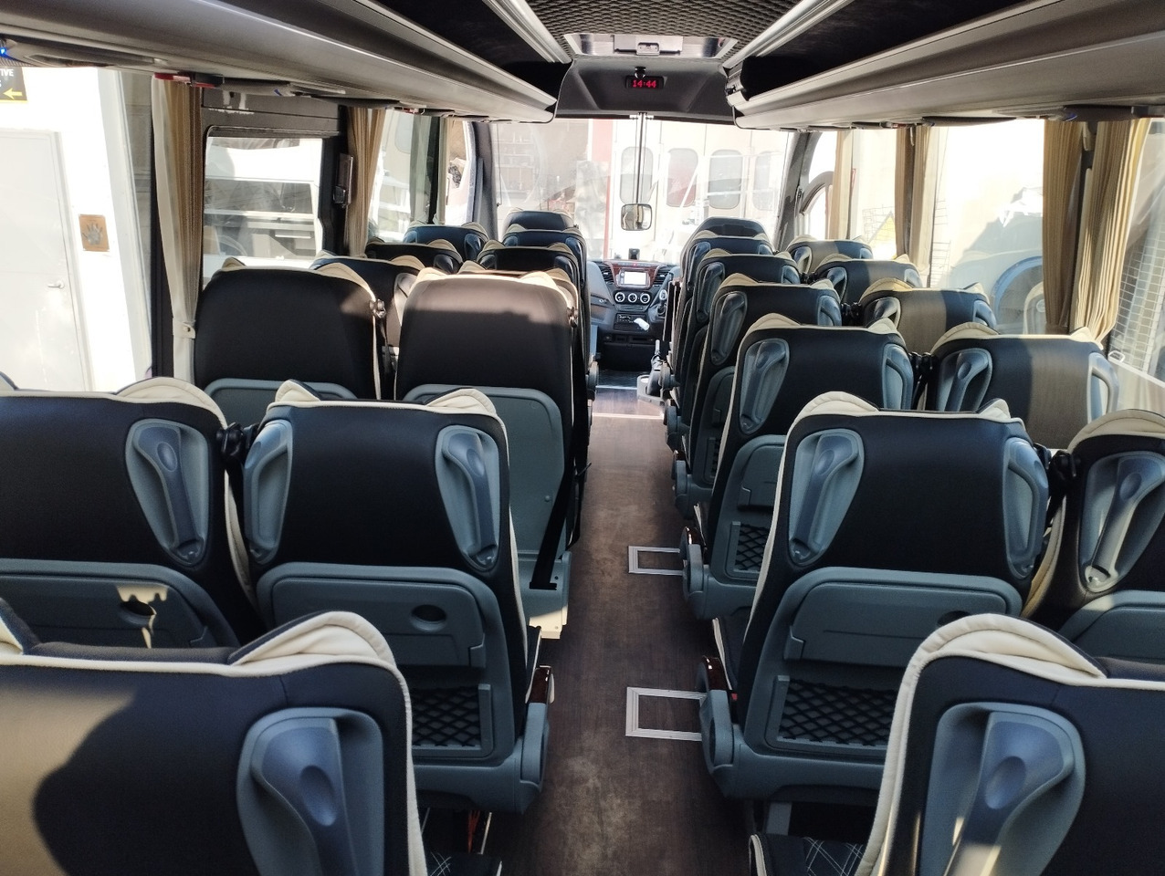 Autocar neuf IVECO DAILY -  RIGHT HAND DRIVE TOURISTIC VEHICLE: photos 14