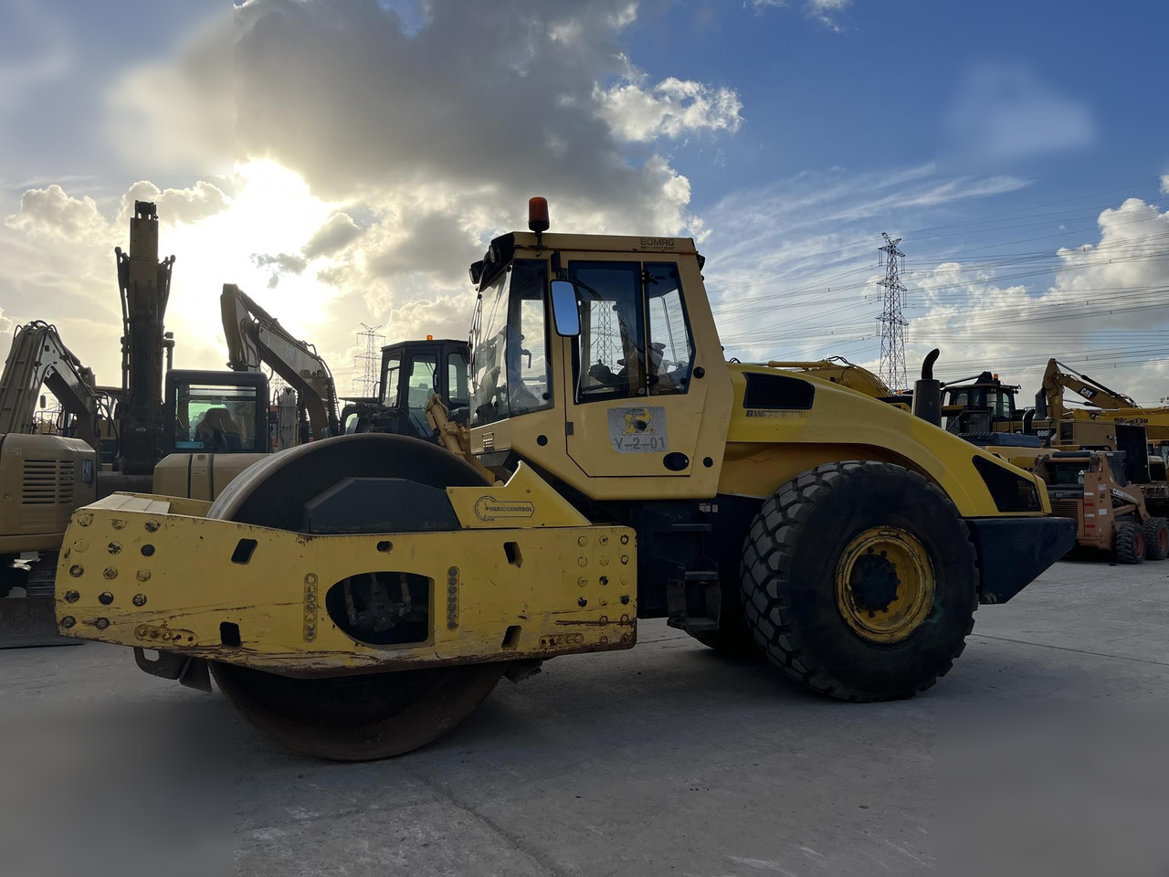 BOMAG BW226DH-4 - Compacteur: photos 1 BOMAG BW226DH-4 - Compacteur: photos 1