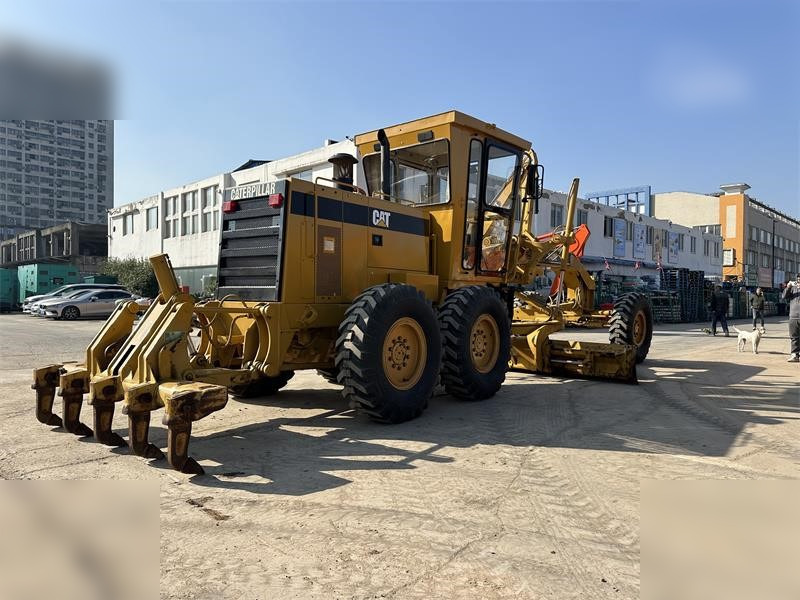 CATERPILLAR 140H - Niveleuse: photos 4 CATERPILLAR 140H - Niveleuse: photos 4