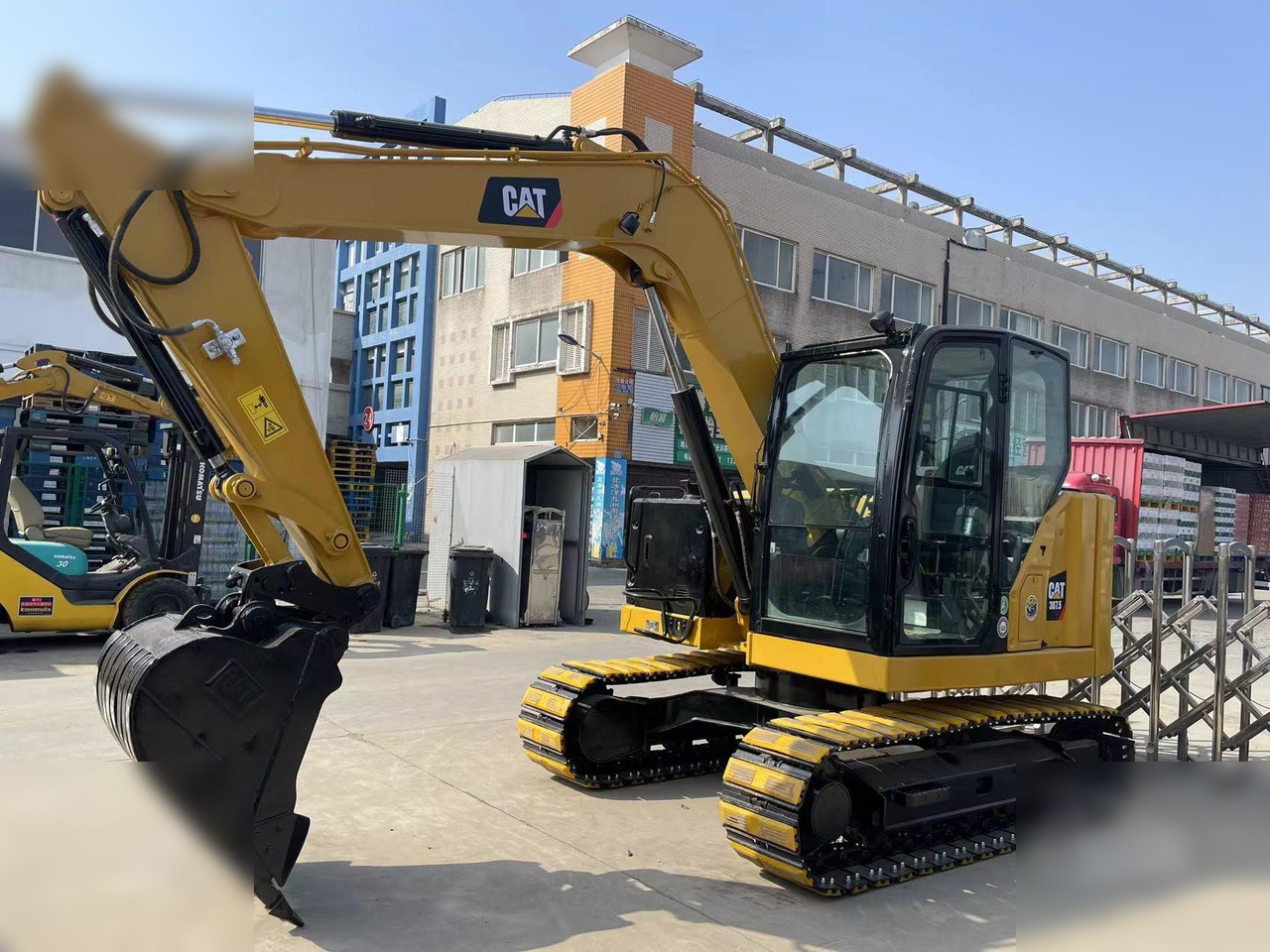 CATERPILLAR 307.5 - Pelle sur chenille: photos 3 CATERPILLAR 307.5 - Pelle sur chenille: photos 3