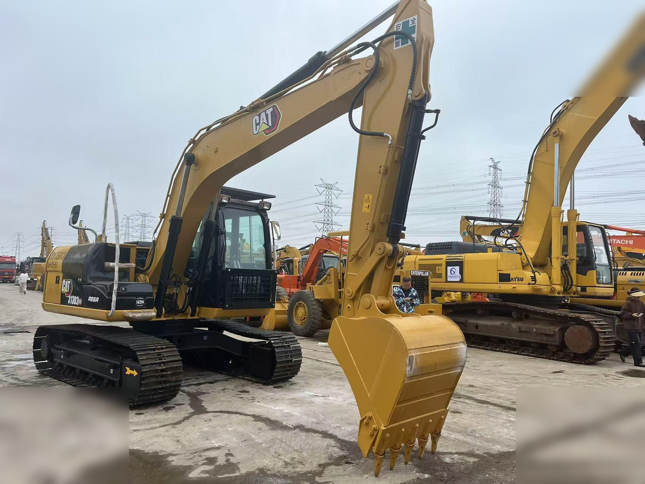 CATERPILLAR 312D2 GC - Pelle sur chenille: photos 4 CATERPILLAR 312D2 GC - Pelle sur chenille: photos 4