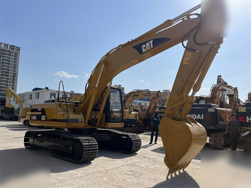 CATERPILLAR 320BL - Pelle sur chenille: photos 2 CATERPILLAR 320BL - Pelle sur chenille: photos 2