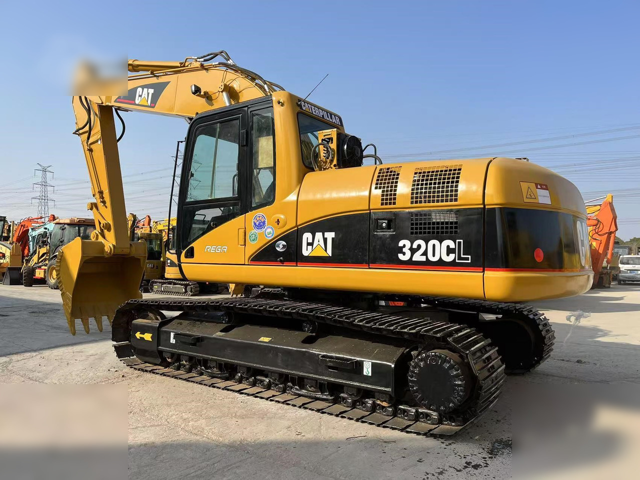 CATERPILLAR 320CL - Pelle sur chenille: photos 2 CATERPILLAR 320CL - Pelle sur chenille: photos 2