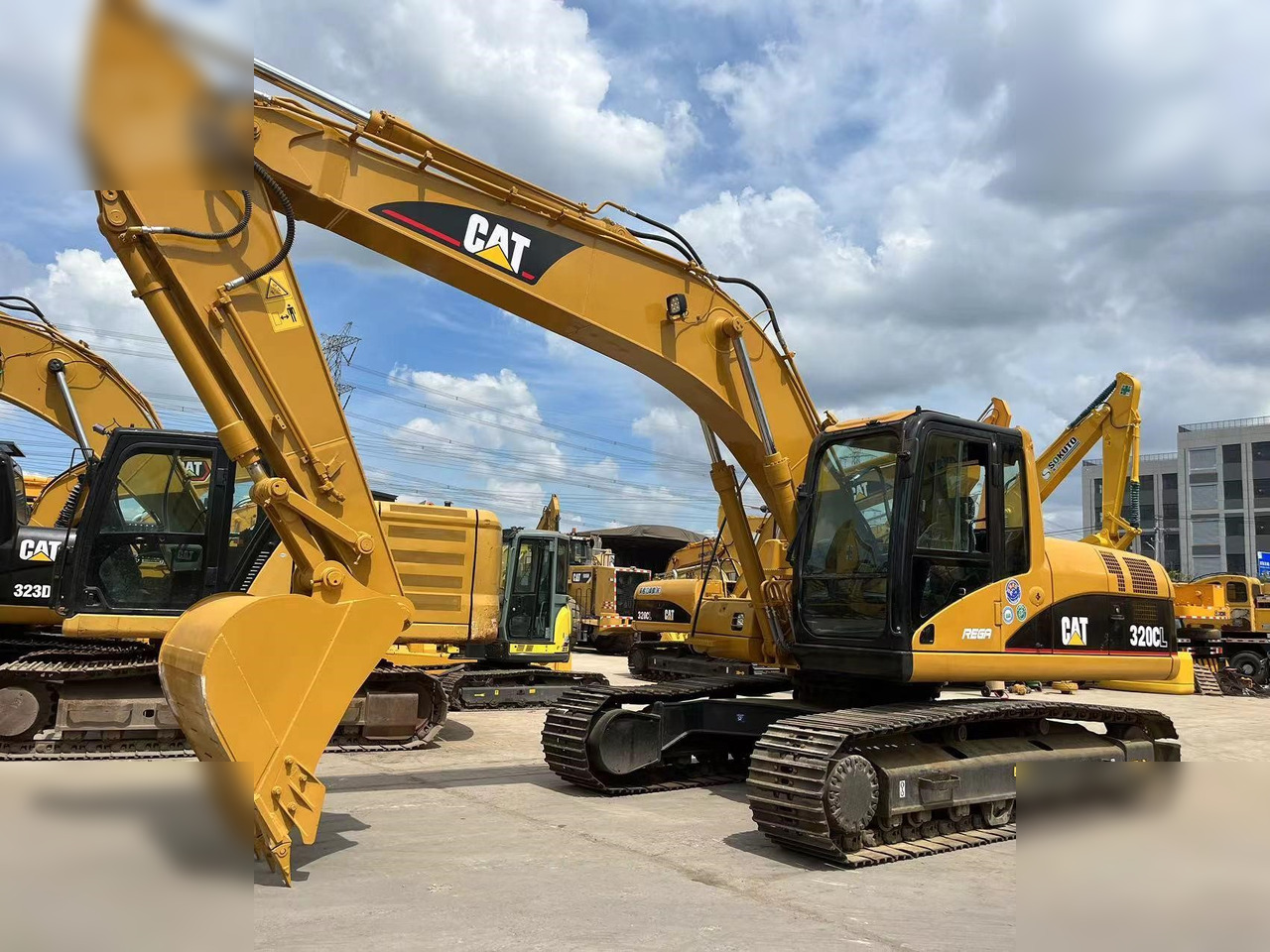 CATERPILLAR 320CL - Pelle sur chenille: photos 5 CATERPILLAR 320CL - Pelle sur chenille: photos 5