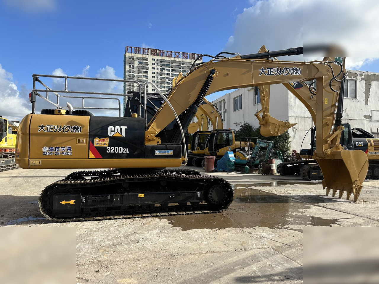 CATERPILLAR 320D - Pelle sur chenille: photos 1 CATERPILLAR 320D - Pelle sur chenille: photos 1