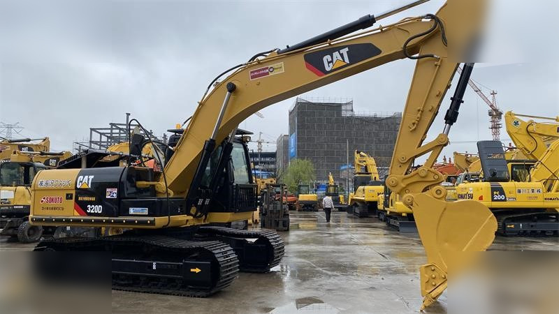 CATERPILLAR 320D - Pelle sur chenille: photos 2 CATERPILLAR 320D - Pelle sur chenille: photos 2