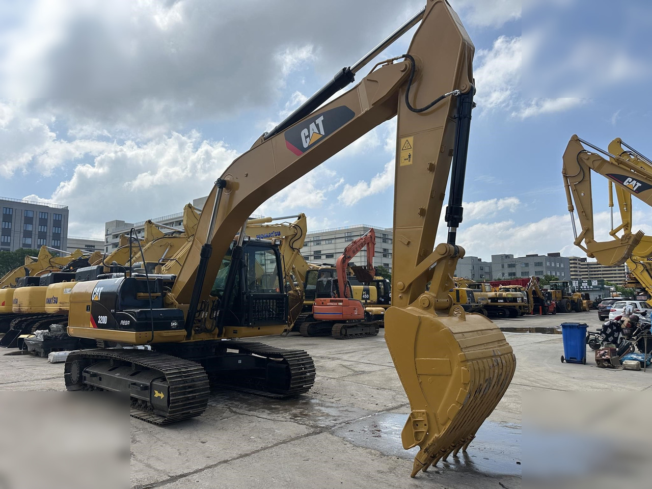 CATERPILLAR 320D - Pelle sur chenille: photos 2 CATERPILLAR 320D - Pelle sur chenille: photos 2