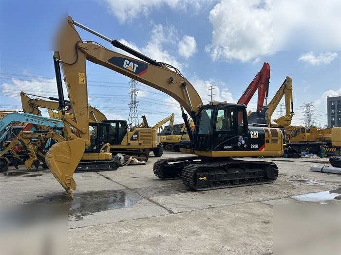 CATERPILLAR 320D - Pelle sur chenille: photos 2 CATERPILLAR 320D - Pelle sur chenille: photos 2