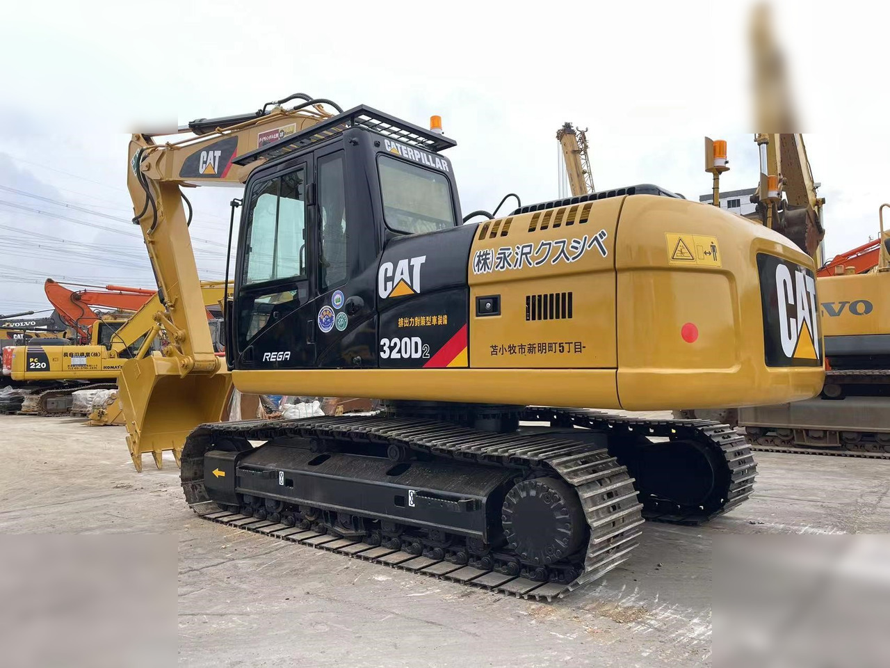 CATERPILLAR 320D2 - Pelle sur chenille: photos 3 CATERPILLAR 320D2 - Pelle sur chenille: photos 3