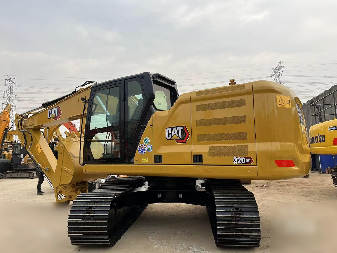 CATERPILLAR 320GC - Pelle sur chenille: photos 5 CATERPILLAR 320GC - Pelle sur chenille: photos 5