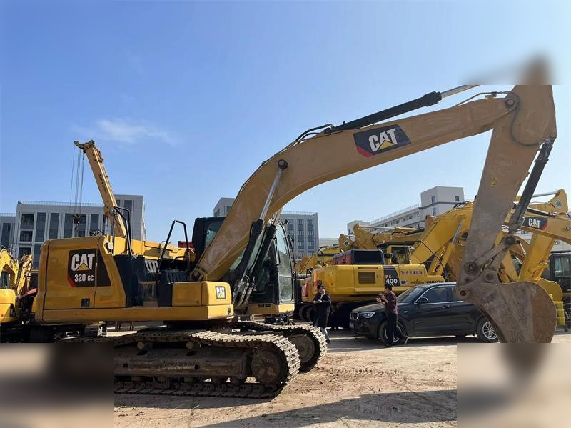 CATERPILLAR 320GC - Pelle sur chenille: photos 2 CATERPILLAR 320GC - Pelle sur chenille: photos 2