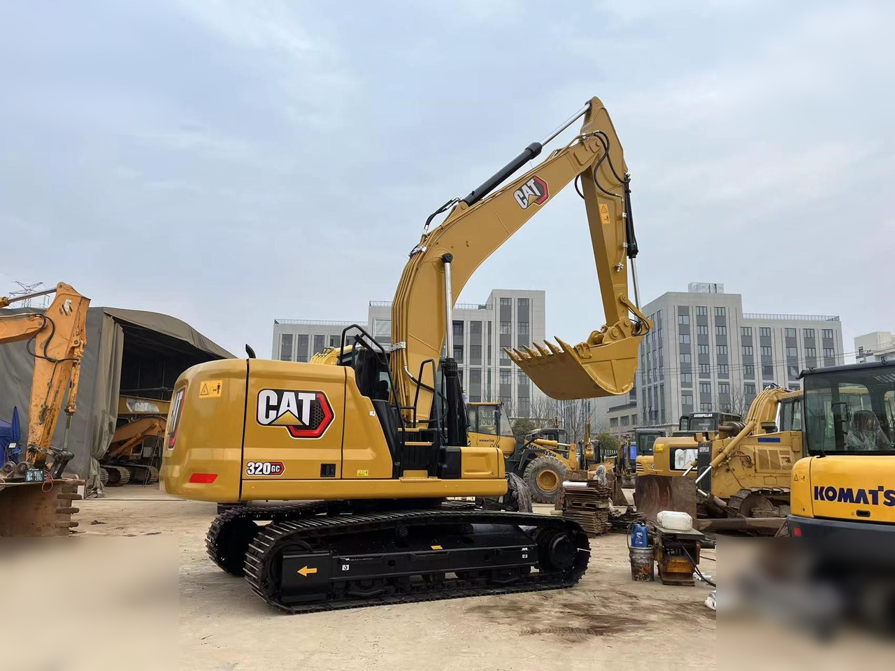 CATERPILLAR 320GC - Pelle sur chenille: photos 2 CATERPILLAR 320GC - Pelle sur chenille: photos 2
