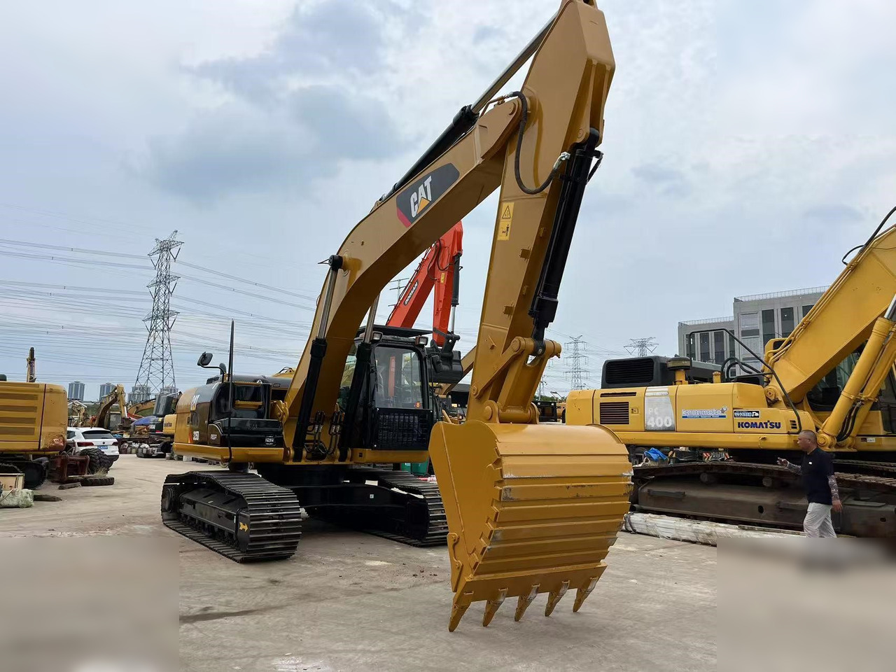 CATERPILLAR 325D - Pelle sur chenille: photos 2 CATERPILLAR 325D - Pelle sur chenille: photos 2