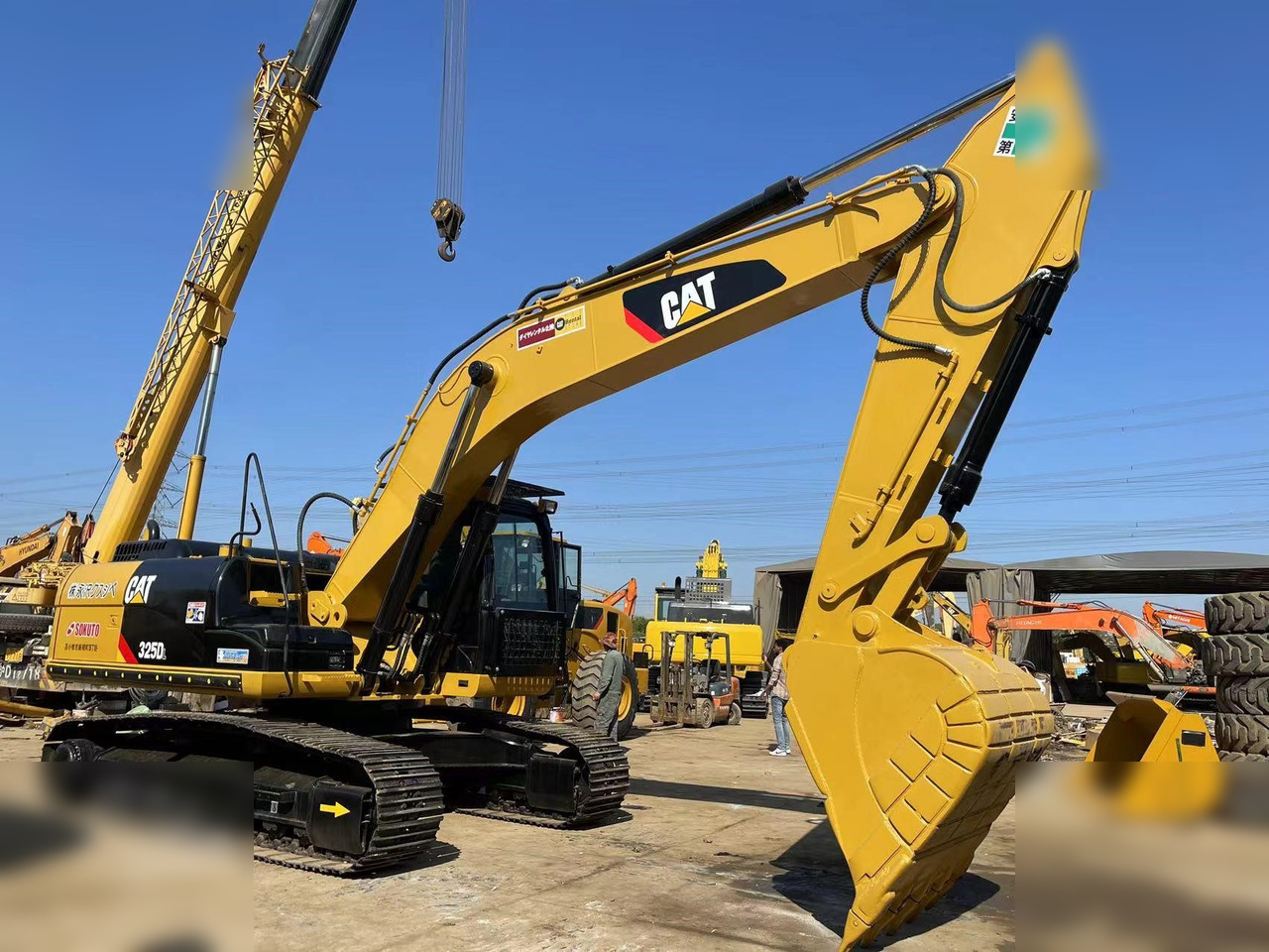 CATERPILLAR 325DL - Pelle sur chenille: photos 3 CATERPILLAR 325DL - Pelle sur chenille: photos 3