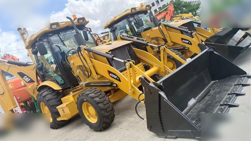 CATERPILLAR 430F - Tractopelle: photos 1 CATERPILLAR 430F - Tractopelle: photos 1