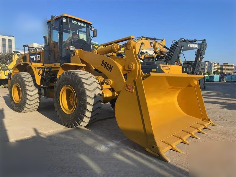 CATERPILLAR 966H - Chargeuse sur pneus: photos 4 CATERPILLAR 966H - Chargeuse sur pneus: photos 4