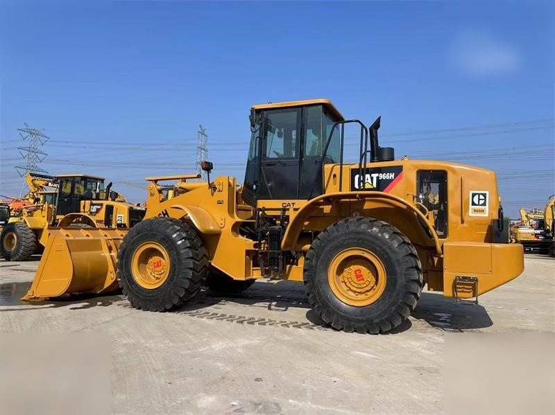CATERPILLAR 966H - Chargeuse sur pneus: photos 2 CATERPILLAR 966H - Chargeuse sur pneus: photos 2