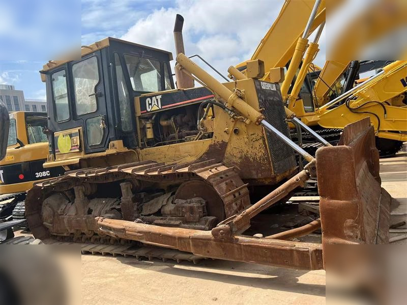 CATERPILLAR D6G - Bulldozer: photos 1 CATERPILLAR D6G - Bulldozer: photos 1