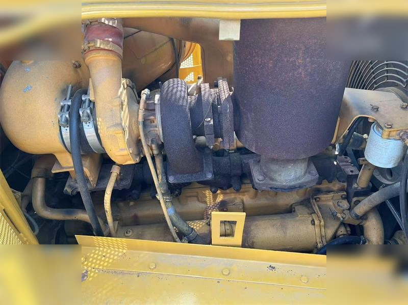 CATERPILLAR D8R - Bulldozer: photos 5 CATERPILLAR D8R - Bulldozer: photos 5