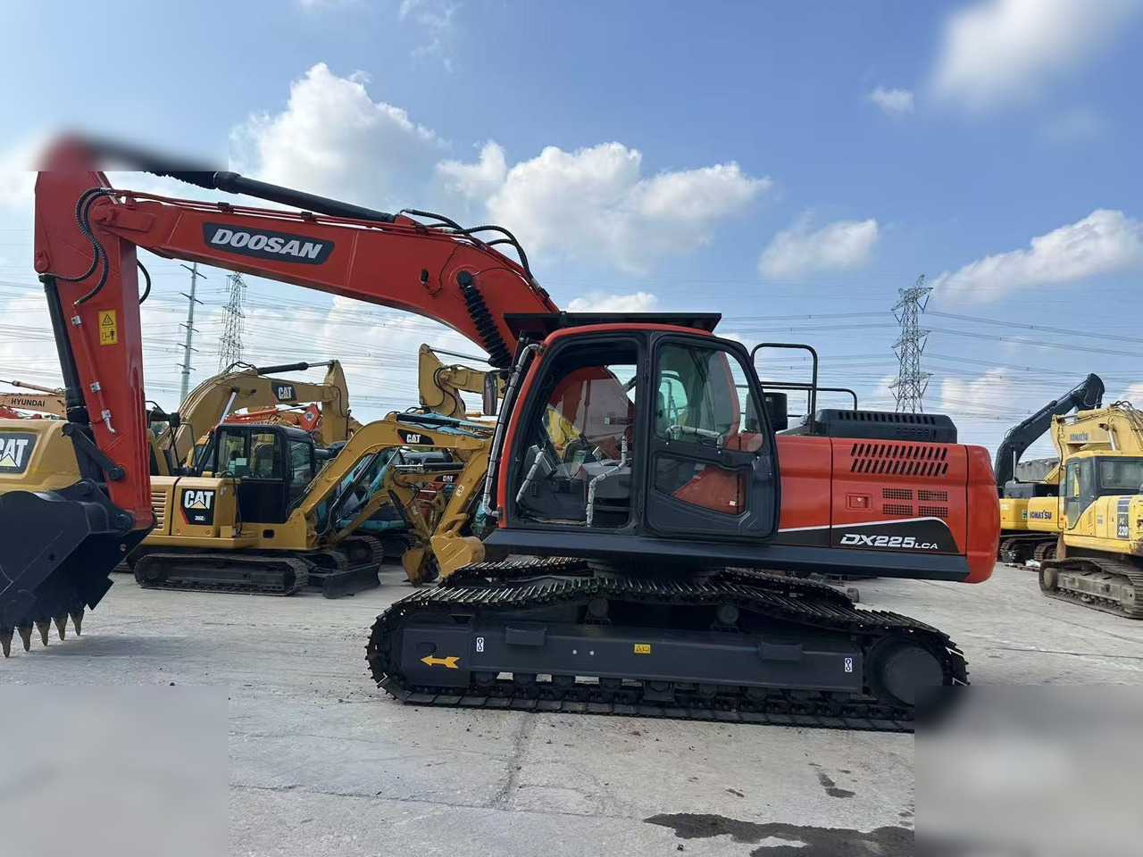 DOOSAN DX225 LCA - Pelle sur chenille: photos 1 DOOSAN DX225 LCA - Pelle sur chenille: photos 1