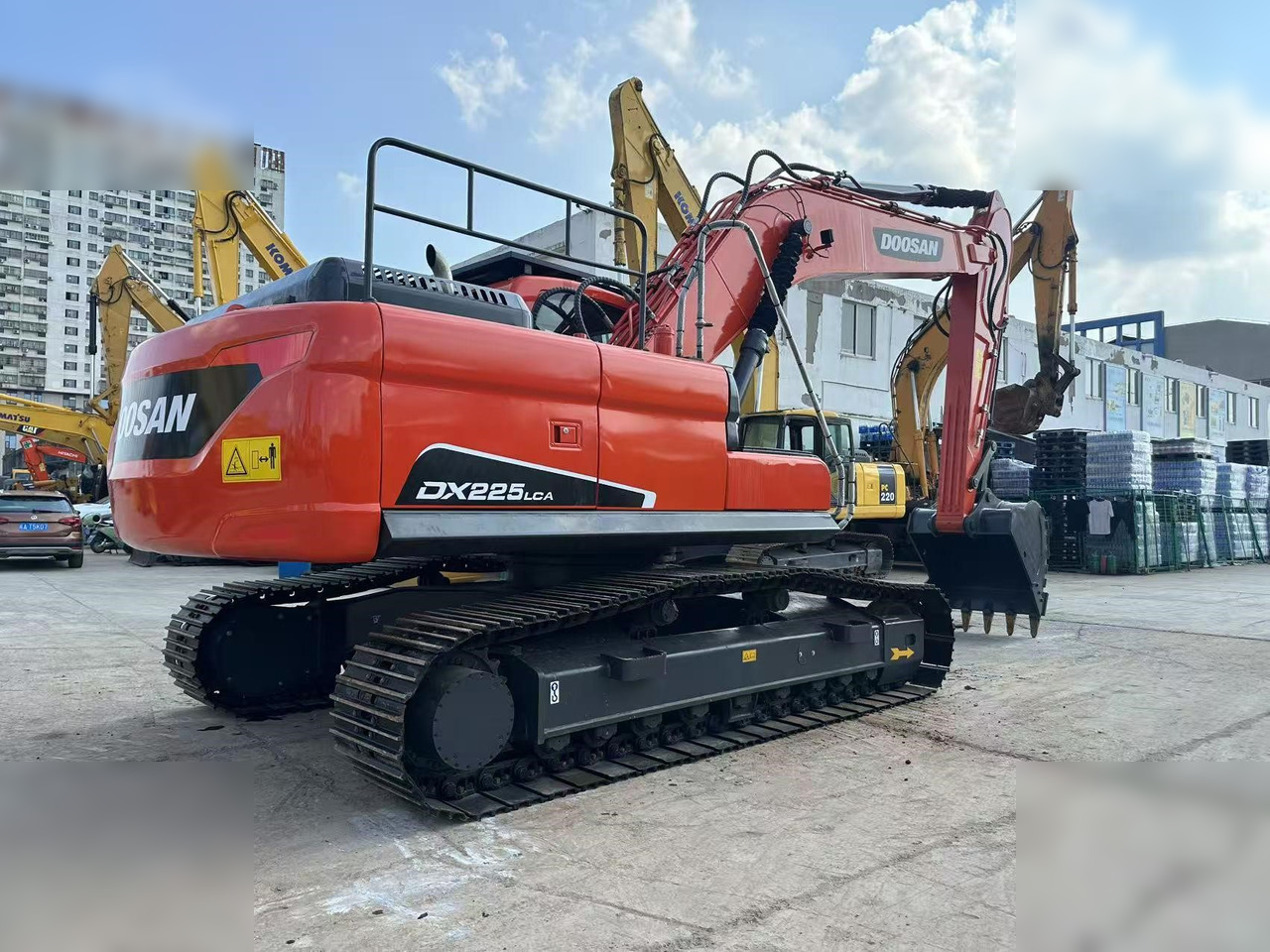 DOOSAN DX225 LCA - Pelle sur chenille: photos 3 DOOSAN DX225 LCA - Pelle sur chenille: photos 3
