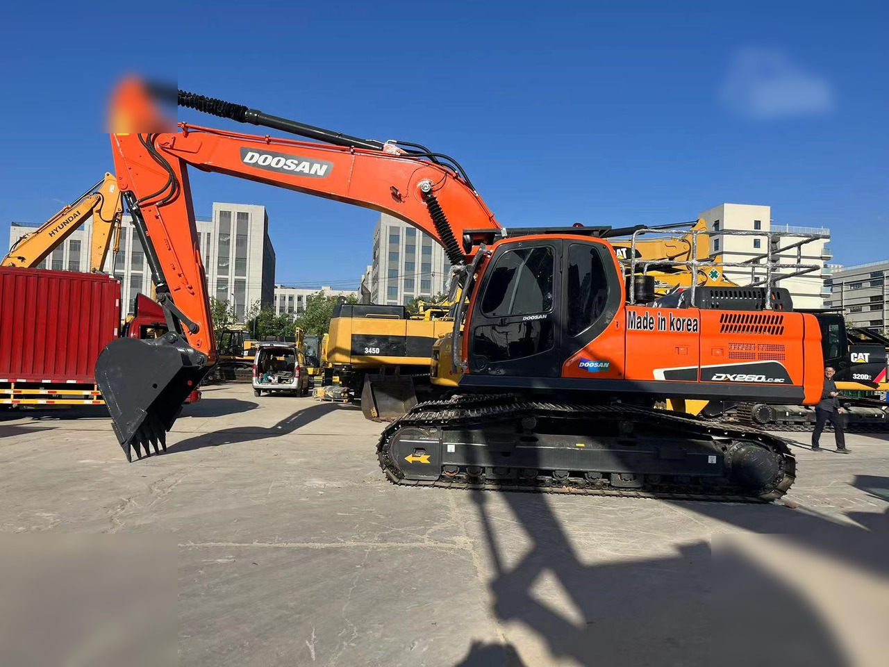 DOOSAN DX260 LC - Pelle sur chenille: photos 1 DOOSAN DX260 LC - Pelle sur chenille: photos 1