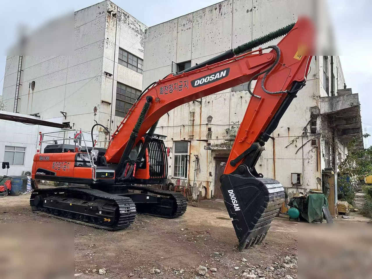 DOOSAN DX340 LC - Pelle sur chenille: photos 2 DOOSAN DX340 LC - Pelle sur chenille: photos 2