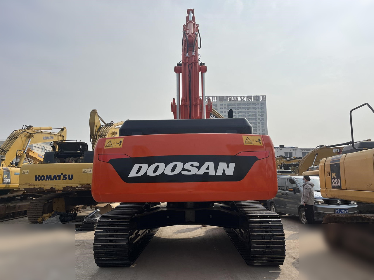 DOOSAN DX420 LC-9C - Pelle sur chenille: photos 2 DOOSAN DX420 LC-9C - Pelle sur chenille: photos 2