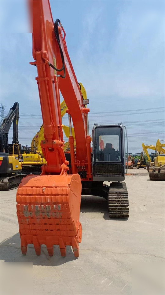HITACHI EX120-5 - Pelle sur chenille: photos 4 HITACHI EX120-5 - Pelle sur chenille: photos 4
