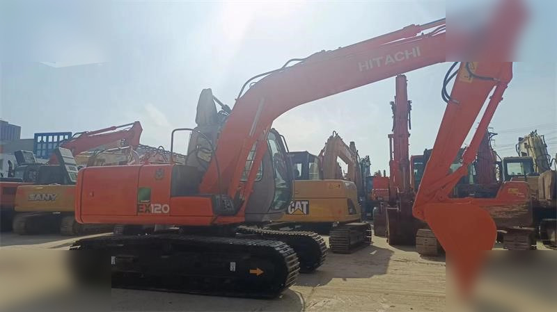 HITACHI EX120-5 - Pelle sur chenille: photos 2 HITACHI EX120-5 - Pelle sur chenille: photos 2