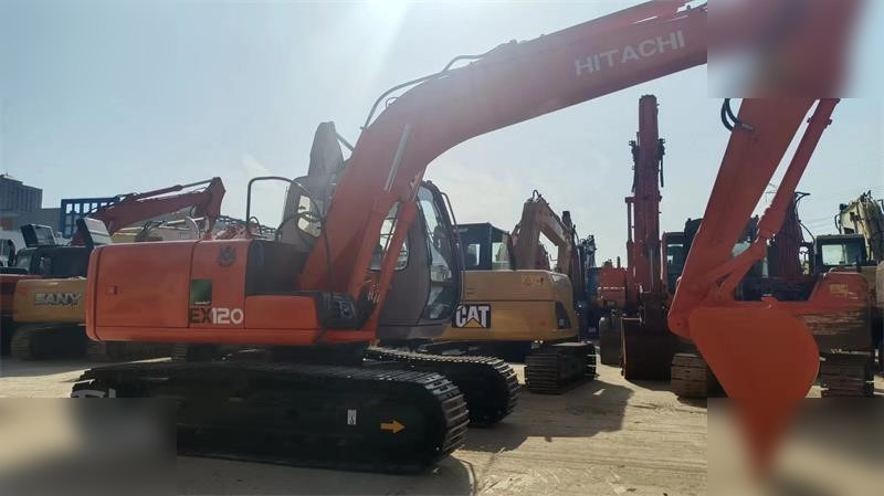 HITACHI EX120-5 - Pelle sur chenille: photos 3 HITACHI EX120-5 - Pelle sur chenille: photos 3