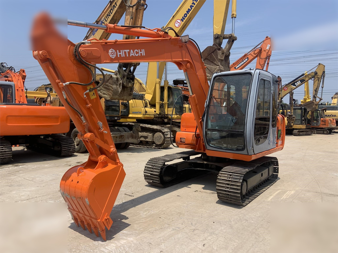 HITACHI EX60-5 - Pelle sur chenille: photos 2 HITACHI EX60-5 - Pelle sur chenille: photos 2
